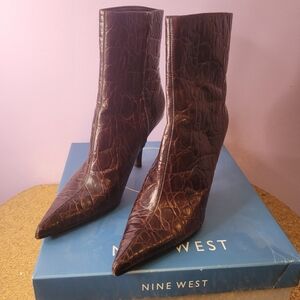 Nine West dark brown croco zip up heeled boots size 8 1/2